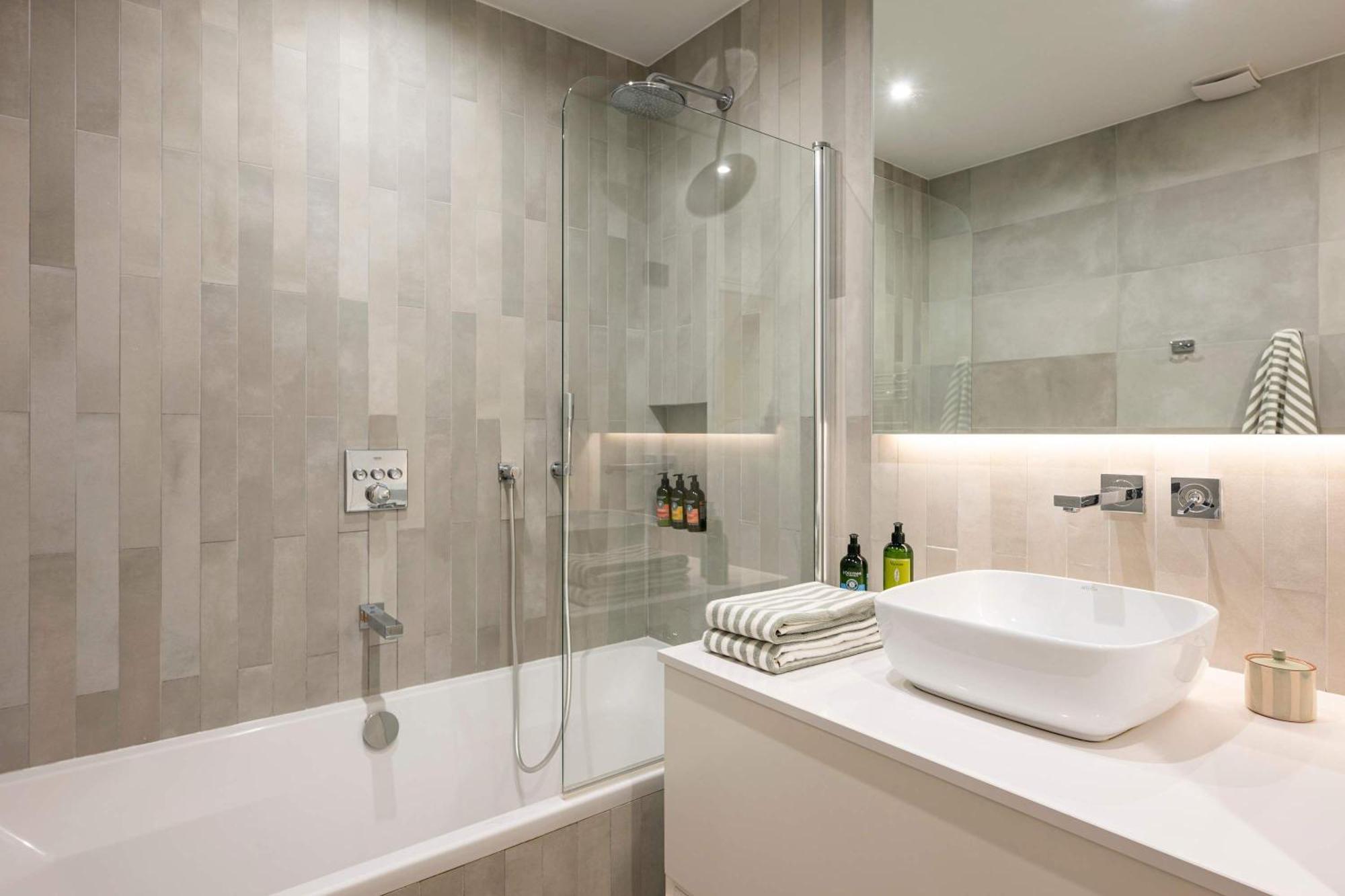 Spacious Luxury Le Marais Ac 5-stars Comfort Apartment